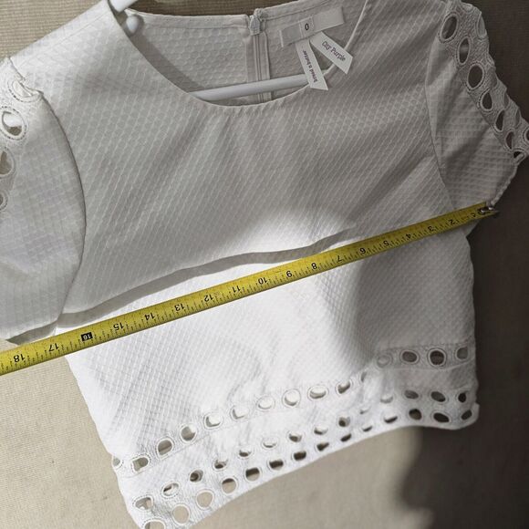 Coquette White Crop Top Womens Size Small Cut out CIrcles Preppy Chic Workwear - Picture 6 of 13